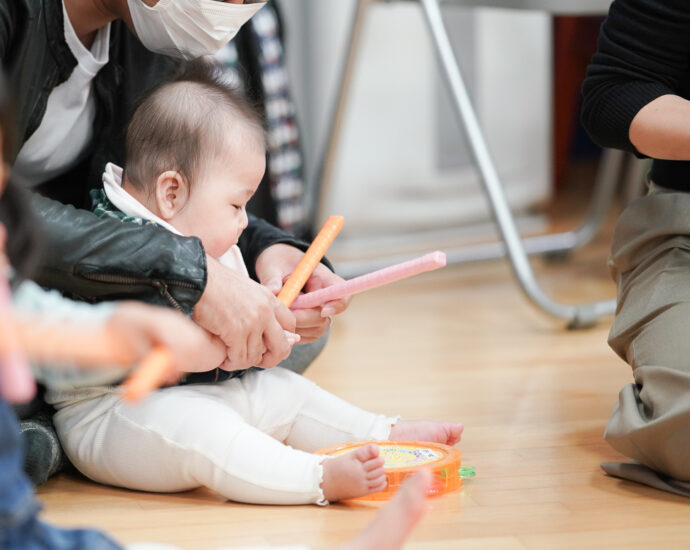 千葉市のリトミック教室｜0歳から親子で音楽を楽しむレッスン風景